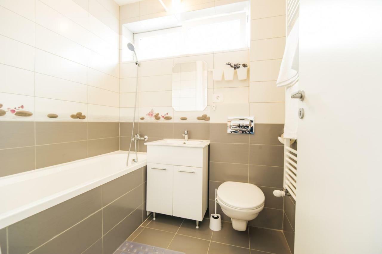 Schiller Apartment 57 - Free Private Parking Braşov Eksteriør bilde